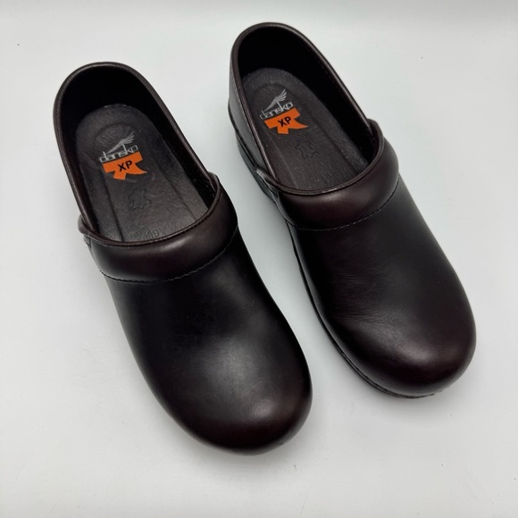 Dansko XP Women’s Brown Size 39 US 8.5/9 Leather Clog Slip On Healthcare Nurse - Picture 1 of 7